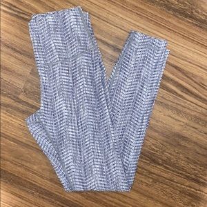 Wunder Under High Rise Tight 25” - Size 4